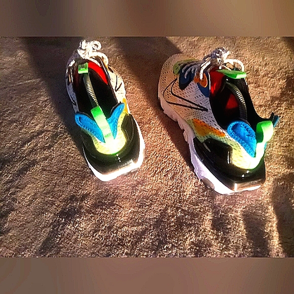 Nike React Vision. Size 10. New With Box. Phantom/Green Abyss - Picture 3 of 6